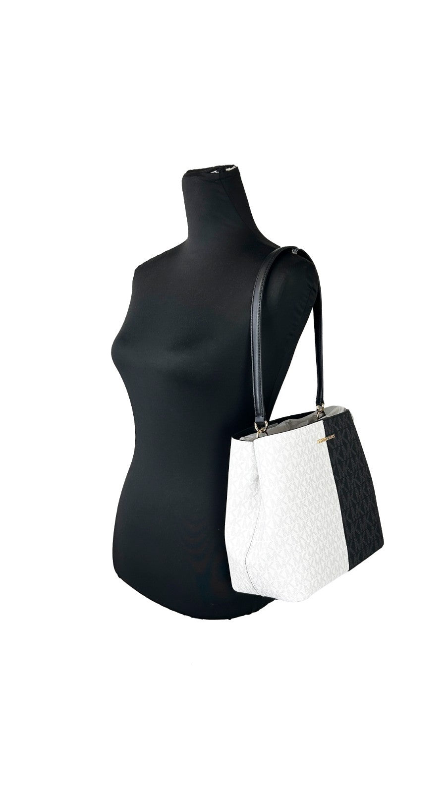 Michael Kors Medium Pratt Signature Bucket Bag